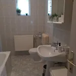 Kiskatona Vendeghaz Tatil Evi *
