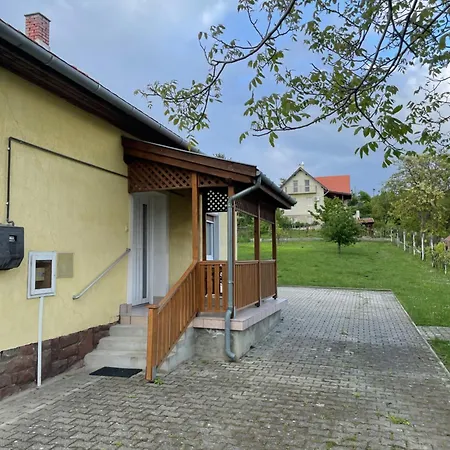 Kiskatona Vendeghaz Feriehus *