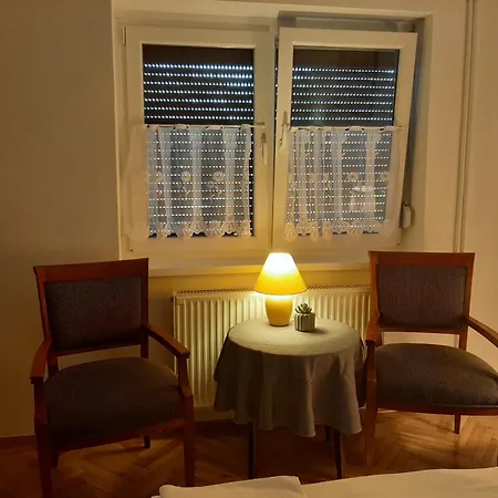 Kiskatona Vendeghaz * Balatonkenese