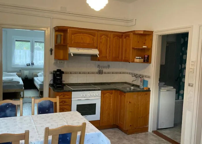 Kiskatona Vendeghaz Feriehus *