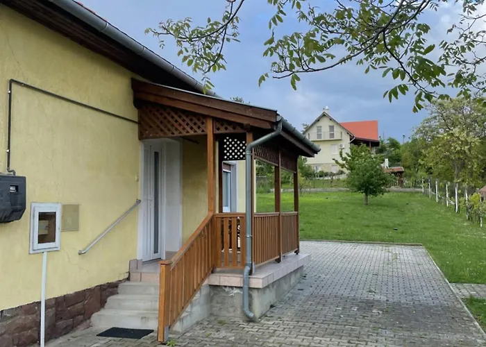 Kiskatona Vendeghaz Feriehus *