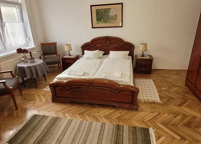 Kiskatona Vendeghaz Feriehus *